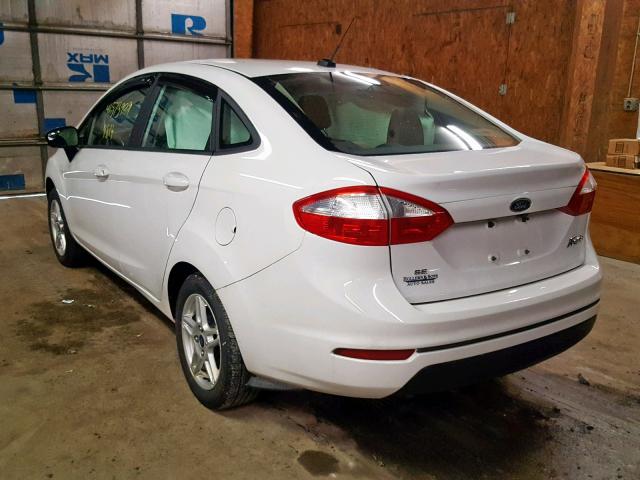 3FADP4BJ6JM111585 - 2018 FORD FIESTA SE WHITE photo 3