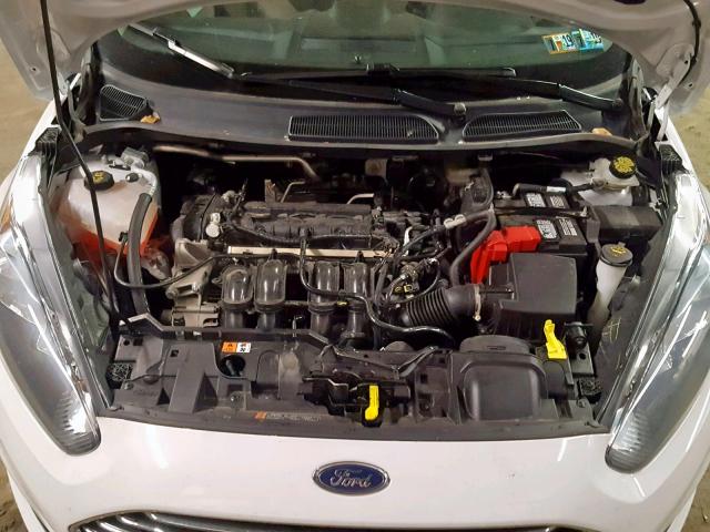 3FADP4BJ6JM111585 - 2018 FORD FIESTA SE WHITE photo 7