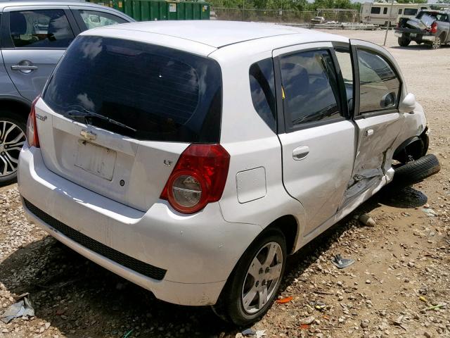 KL1TD66E79B619615 - 2009 CHEVROLET AVEO LS WHITE photo 4