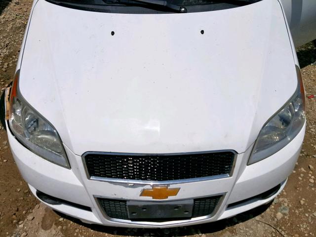 KL1TD66E79B619615 - 2009 CHEVROLET AVEO LS WHITE photo 7