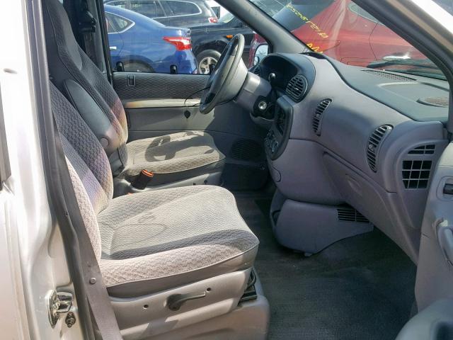 1B4GP45G2YB577844 - 2000 DODGE CARAVAN SE GRAY photo 5