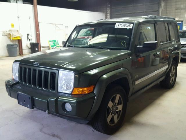 1J8HG48K96C304021 - 2006 JEEP COMMANDER GREEN photo 2
