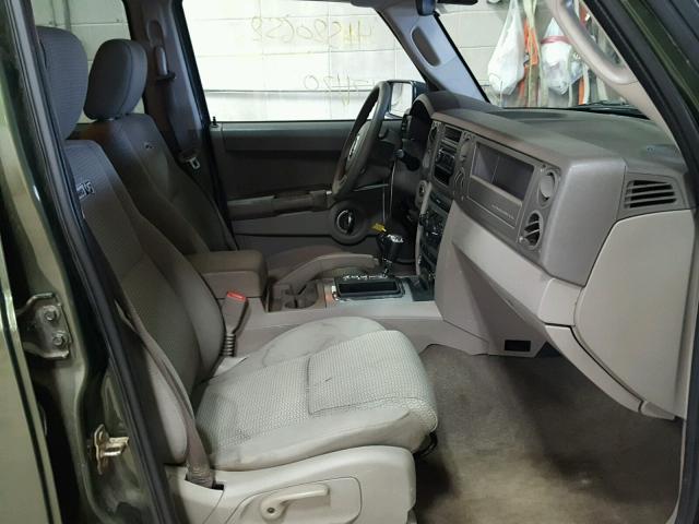 1J8HG48K96C304021 - 2006 JEEP COMMANDER GREEN photo 5