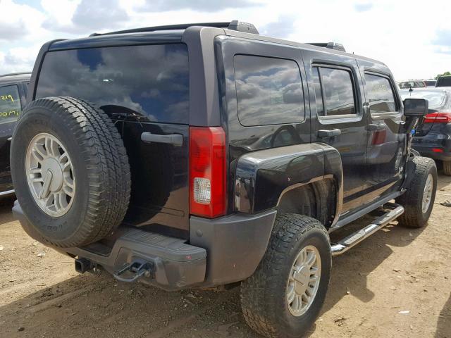 5GTDN136568303917 - 2006 HUMMER H3 BLACK photo 4