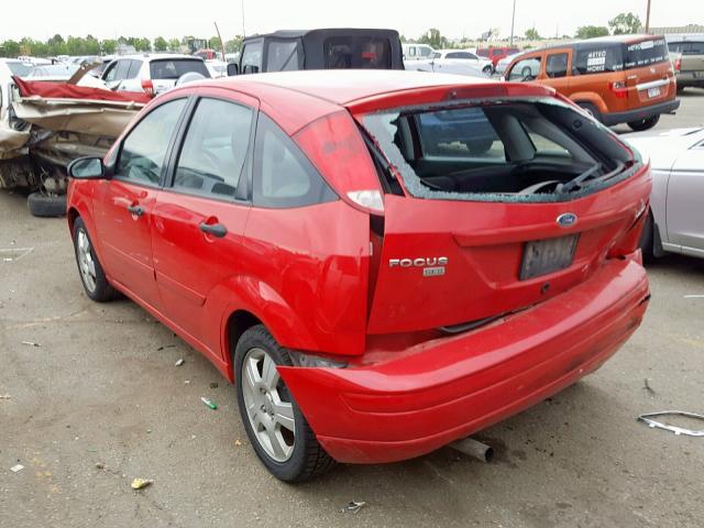 3FAHP37N95R134858 - 2005 FORD FOCUS ZX5 RED photo 3