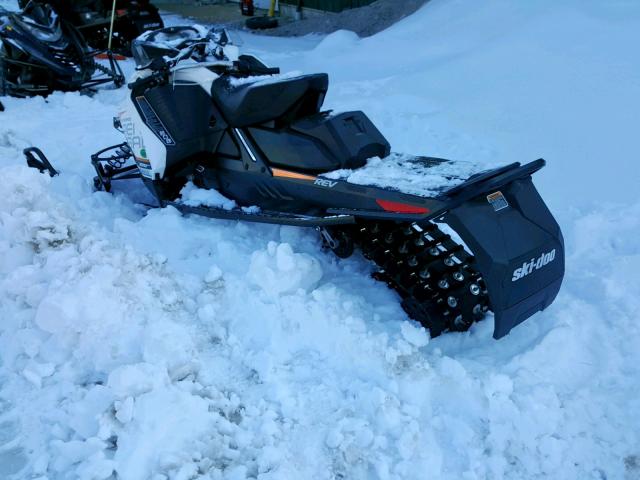 2BPSUFHX5HV000053 - 2017 SKI DOO MXZ WHITE photo 3