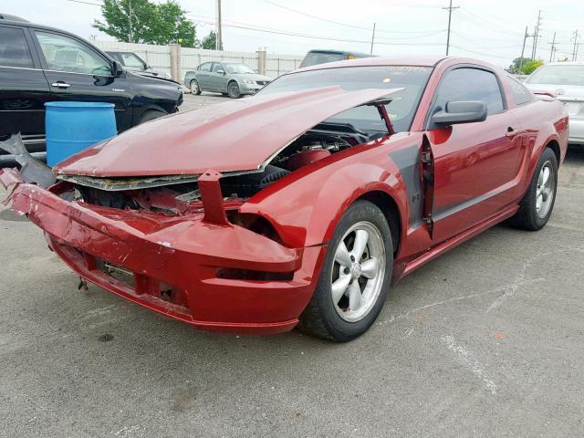 1ZVFT82H165124001 - 2006 FORD MUSTANG GT MAROON photo 2