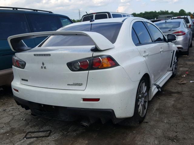 JA32W8FV4FU023421 - 2015 MITSUBISHI LANCER EVO WHITE photo 4