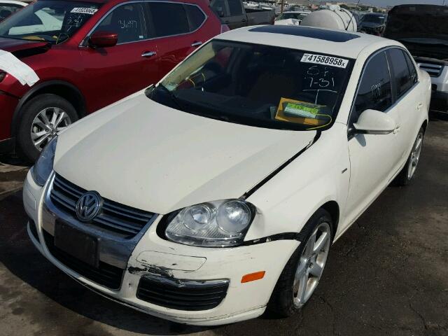 3VWEG71K17M078446 - 2007 VOLKSWAGEN JETTA WOLF WHITE photo 2