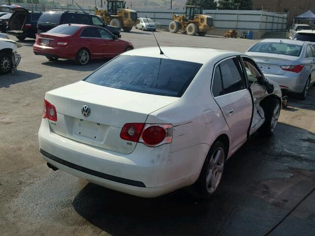 3VWEG71K17M078446 - 2007 VOLKSWAGEN JETTA WOLF WHITE photo 4