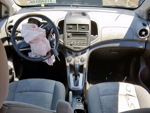 1G1JA5SH4G4128318 - 2016 CHEVROLET SONIC LS GRAY photo 9