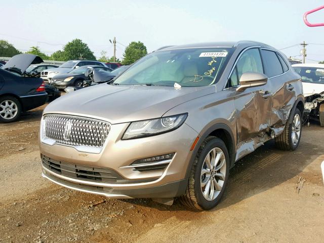 5LMCJ2D92KUL34114 - 2019 LINCOLN MKC SELECT TAN photo 2