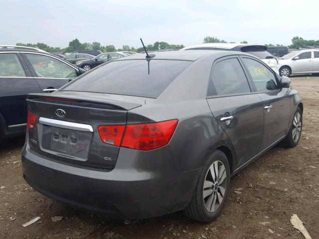 KNAFU4A26D5698559 - 2013 KIA FORTE EX GRAY photo 4