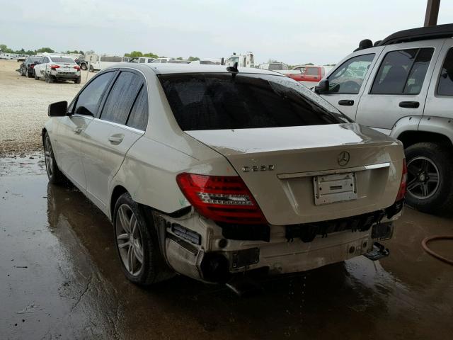 WDDGF4HB0CA628851 - 2012 MERCEDES-BENZ C 250 WHITE photo 3