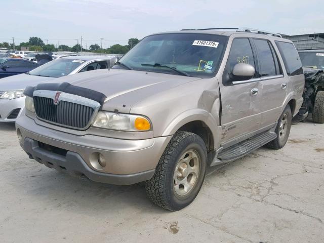 5LMPU28A1YLJ07167 - 2000 LINCOLN NAVIGATOR BEIGE photo 2
