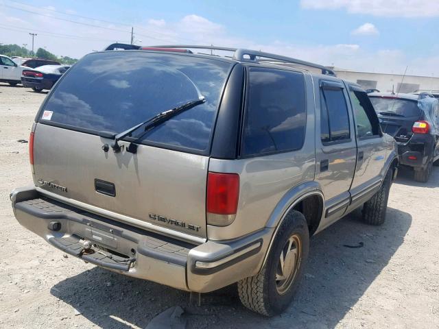 1GNDT13W9W2151180 - 1998 CHEVROLET BLAZER GRAY photo 4