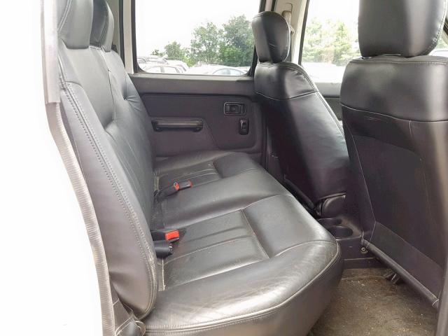 1N6ED27Y91C403747 - 2001 NISSAN FRONTIER C WHITE photo 6