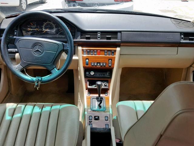 WDBEA92E5SF299466 - 1995 MERCEDES-BENZ E 320 GREEN photo 9