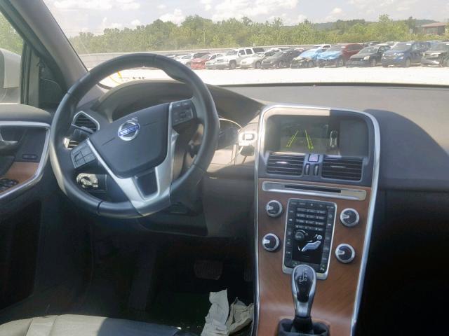 YV440MDU4H2004880 - 2017 VOLVO XC60 T5 TAN photo 9