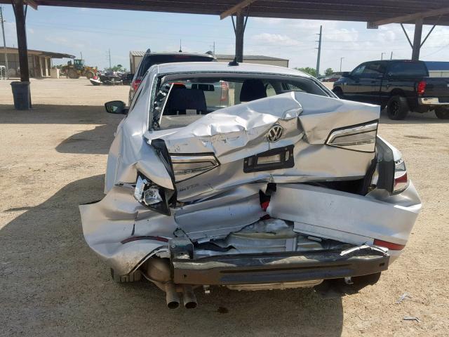 3VW2K7AJ4FM358059 - 2015 VOLKSWAGEN JETTA BASE SILVER photo 9