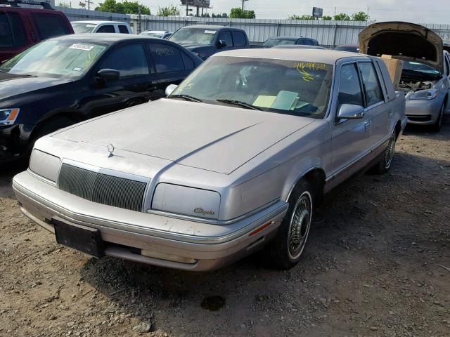 1C3XV66R4ND852767 - 1992 CHRYSLER NEW YORKER SILVER photo 2