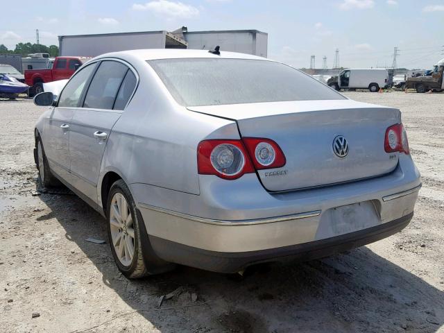 WVWJK7AN4AE121586 - 2010 VOLKSWAGEN PASSAT KOM SILVER photo 3