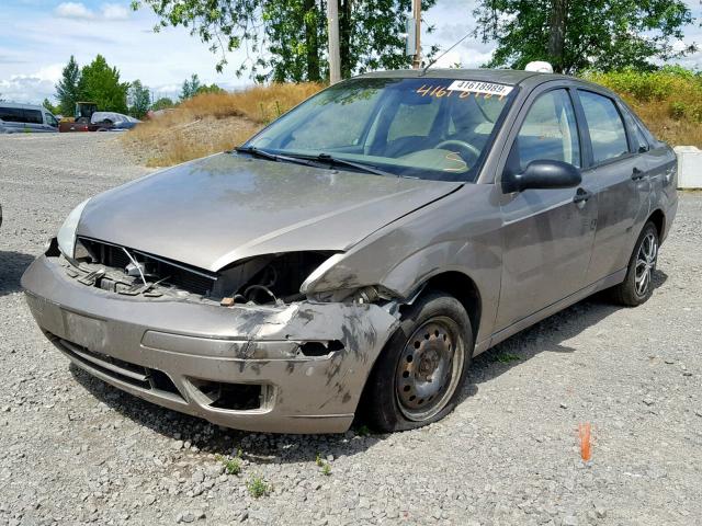 1FAFP34N75W265344 - 2005 FORD FOCUS ZX4 TAN photo 2