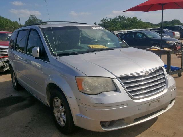 2A8HR54P68R137368 - 2008 CHRYSLER TOWN & COU SILVER photo 1