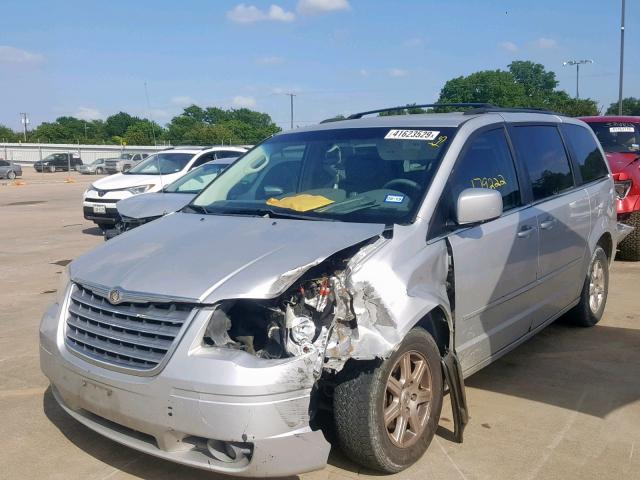 2A8HR54P68R137368 - 2008 CHRYSLER TOWN & COU SILVER photo 2