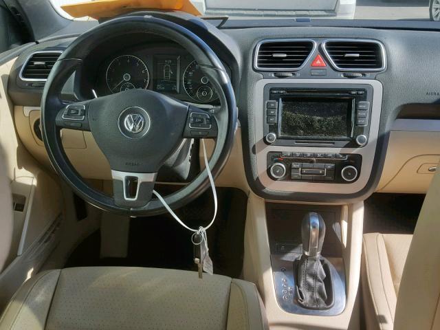 WVWBW7AH6CV009166 - 2012 VOLKSWAGEN EOS KOMFOR BROWN photo 9