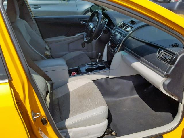 4T1BD1FK7DU073260 - 2013 TOYOTA CAMRY HYBR YELLOW photo 5