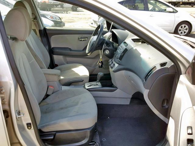 KMHDU4AD7AU183627 - 2010 HYUNDAI ELANTRA BL SILVER photo 5