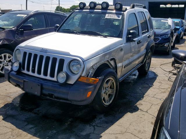 1J4GL38K36W125751 - 2006 JEEP LIBERTY RE SILVER photo 2