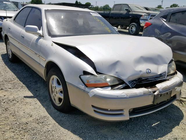 JT8VK13T8P0165461 - 1993 LEXUS ES 300 WHITE photo 1