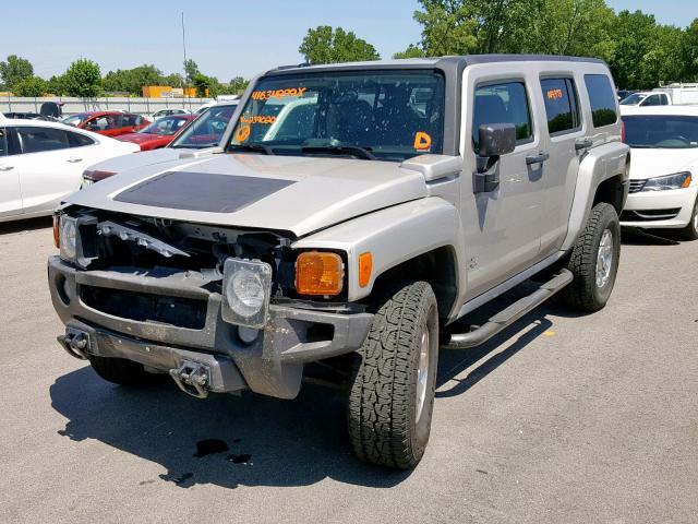 5GTDN13E978239020 - 2007 HUMMER H3 GRAY photo 2