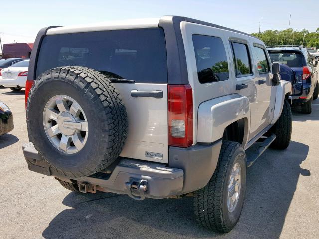 5GTDN13E978239020 - 2007 HUMMER H3 GRAY photo 4