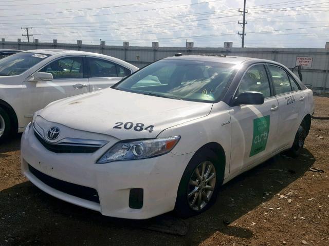 4T1BB3EK3BU131199 - 2011 TOYOTA CAMRY HYBR WHITE photo 2