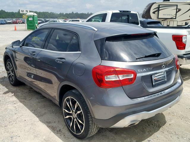 WDCTG4EB9JJ400395 - 2018 MERCEDES-BENZ GLA 250 GRAY photo 3