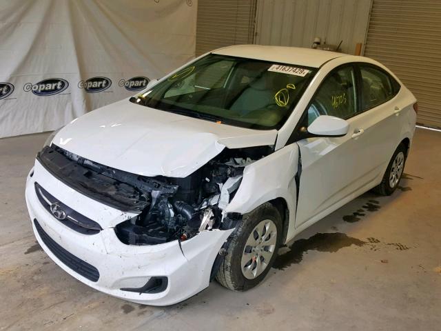 KMHCT4AE0HU297440 - 2017 HYUNDAI ACCENT SE WHITE photo 2