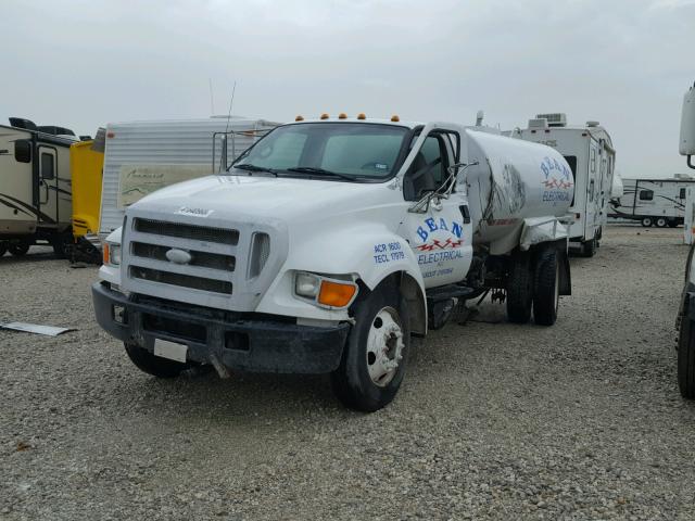 3FRNF65E87V511052 - 2007 FORD F650 SUPER WHITE photo 2