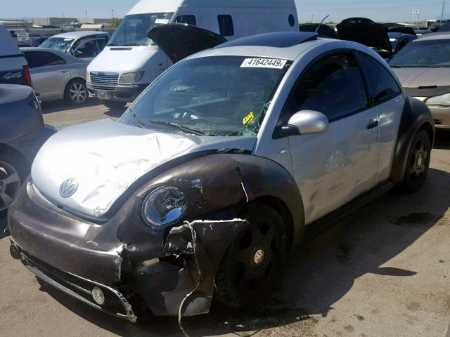3VWCK21C11M421216 - 2001 VOLKSWAGEN NEW BEETLE 银色 照片 2