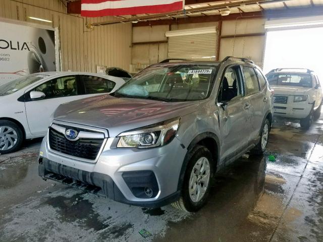 JF2SKACC8KH407472 - 2019 SUBARU FORESTER SILVER photo 2