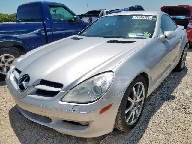 WDBWK56F25F046879 - 2005 MERCEDES-BENZ SLK 350 SILVER photo 2