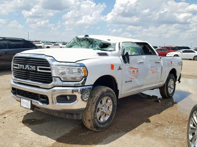 3C6UR5DL4KG563888 - 2019 RAM 2500 BIG H WHITE photo 2