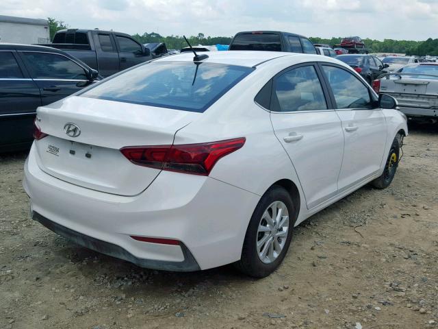 3KPC24A33KE040896 - 2019 HYUNDAI ACCENT SE WHITE photo 4