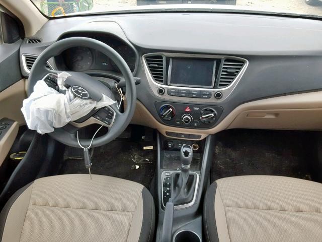 3KPC24A33KE040896 - 2019 HYUNDAI ACCENT SE WHITE photo 9