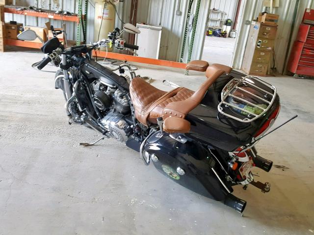 56KTRAAA8G3334330 - 2016 INDIAN MOTORCYCLE CO. ROADMASTER BLACK photo 3