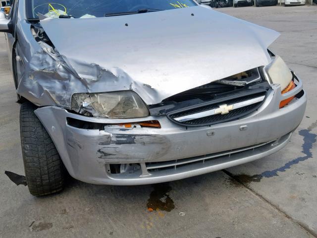 KL1TD56696B618674 - 2006 CHEVROLET AVEO BASE Gümüş foto 9