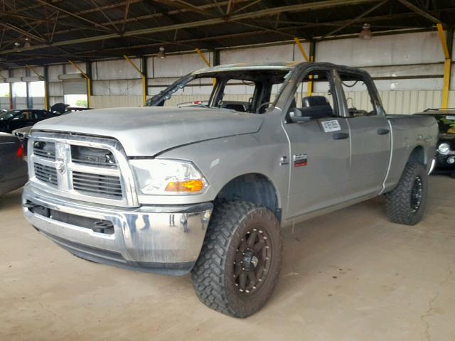 3D7UT2CL8BG619119 - 2011 DODGE RAM 2500 SILVER photo 2