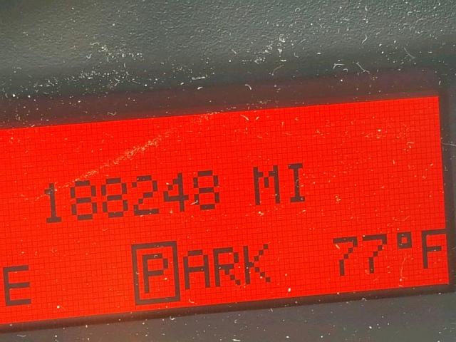 2G2WP552081143323 - 2008 PONTIAC GRAND PRIX BLACK photo 8